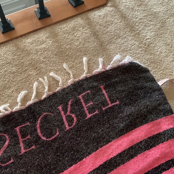 VICTORIA SECRET TASSEL BLANKET - Picture 4 of 7